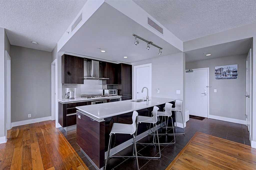 433 11 Avenue SE #1006 photo 4