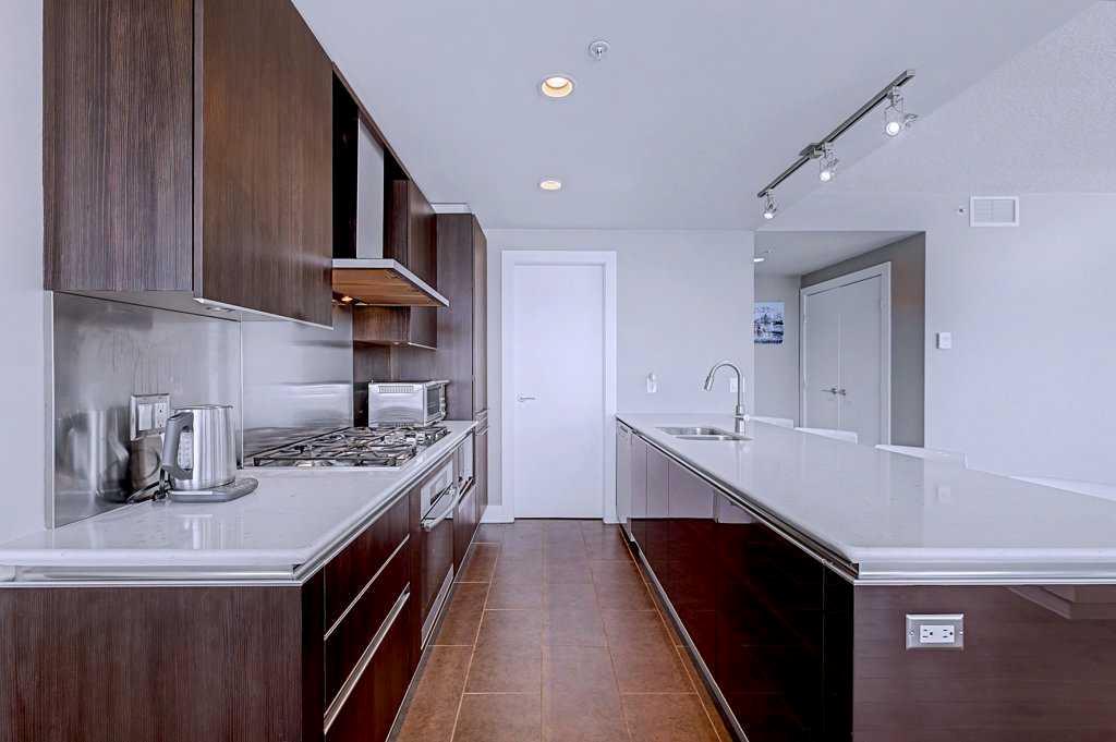 433 11 Avenue SE #1006 photo 5