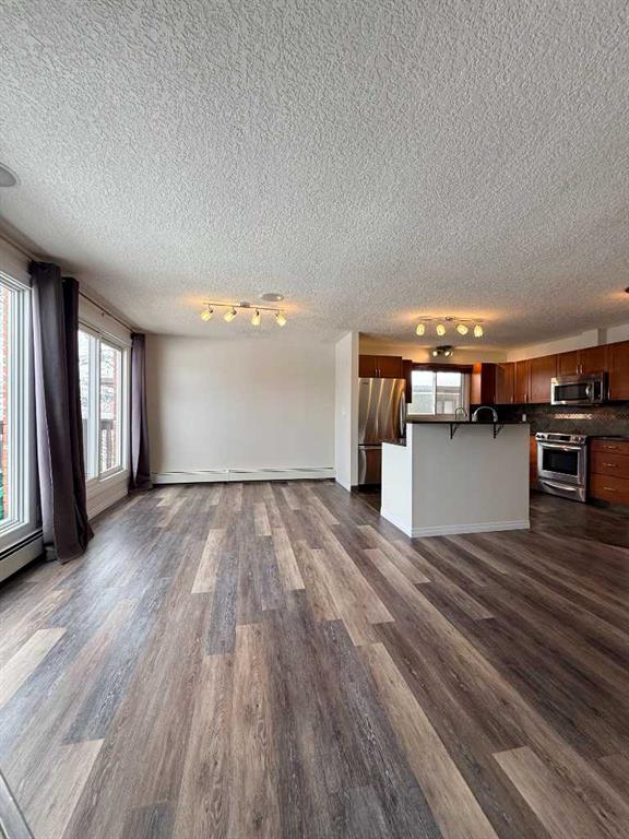 135 27 Avenue NE photo 5
