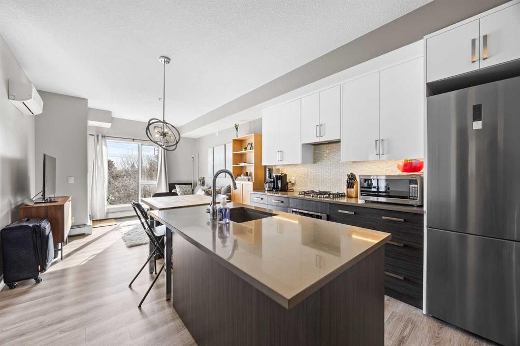 1521 26 Avenue SW #204