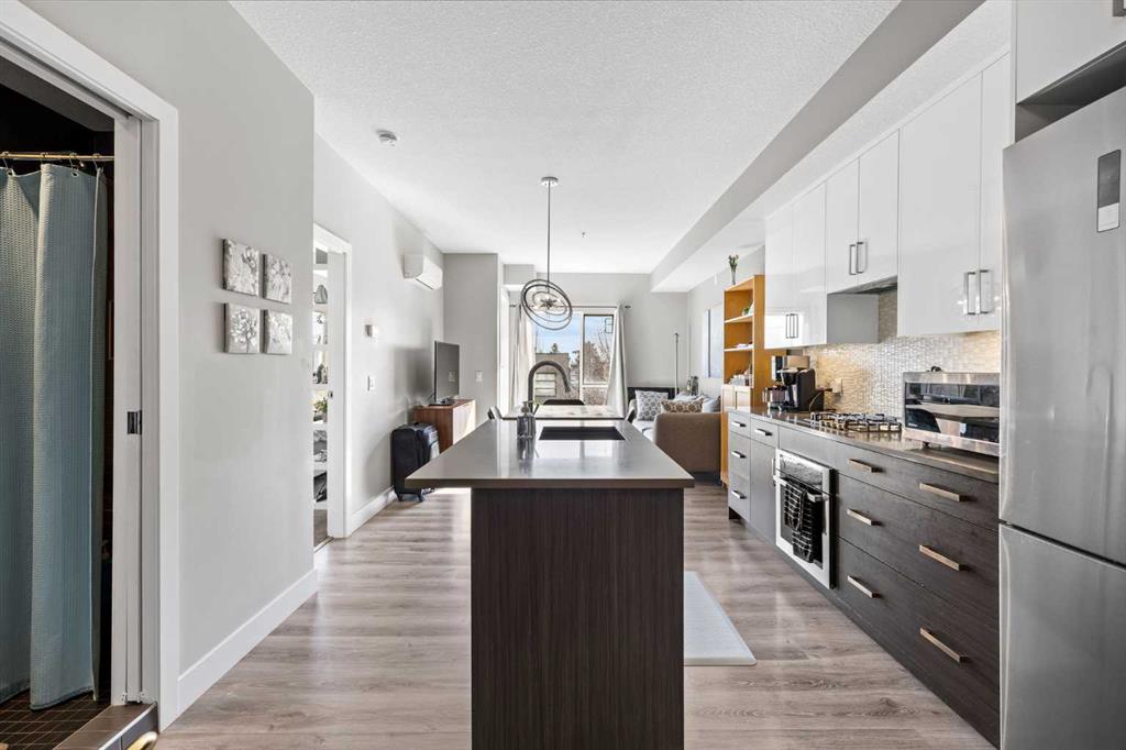 1521 26 Avenue SW #204 photo 5