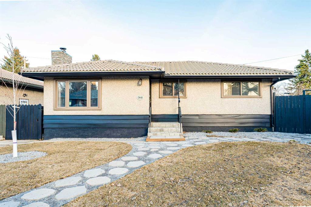 2018 Cottonwood Crescent SE photo 2