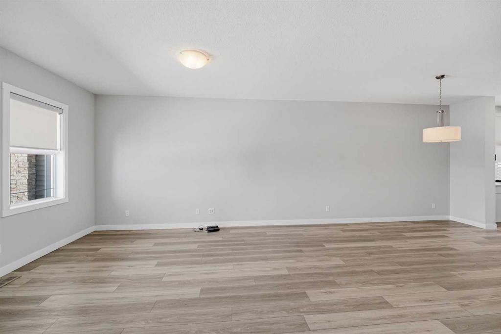 125 Edith Gate NW photo 4