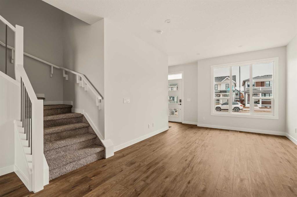 19760 45 Street SE photo 5