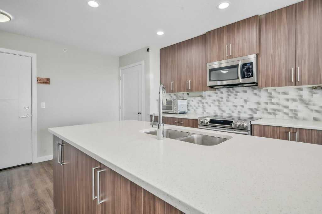 8531 8A Avenue SW #402 photo 3
