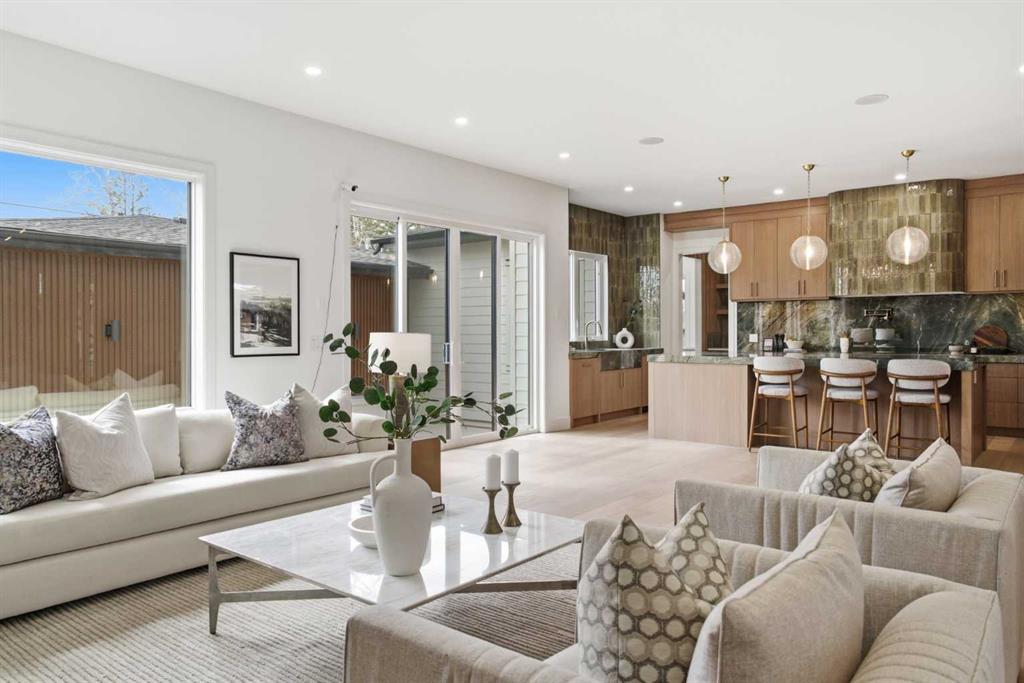 209 Windermere Road SW photo 5