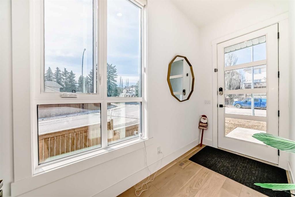 166 69 Street SW photo 2