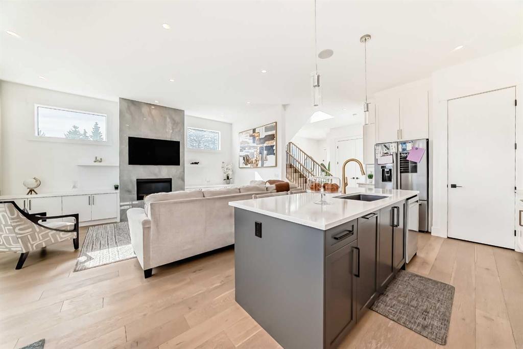 166 69 Street SW photo 4