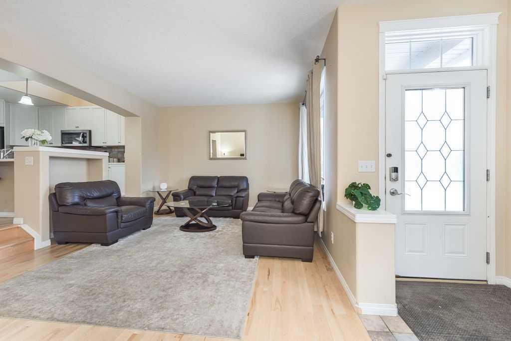 1005 NEW BRIGHTON Gardens SE photo 3