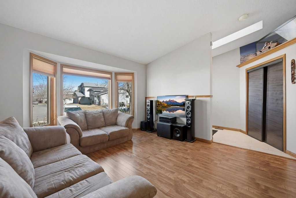 119 Macewan Meadow Way NW photo 5