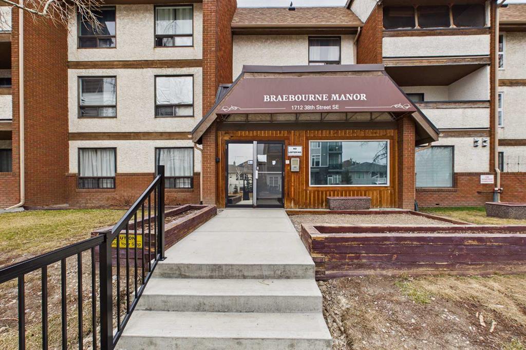 1712 38 Street SE #111