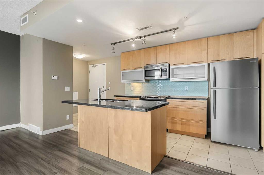 215 13 Avenue SW #1407 photo 3