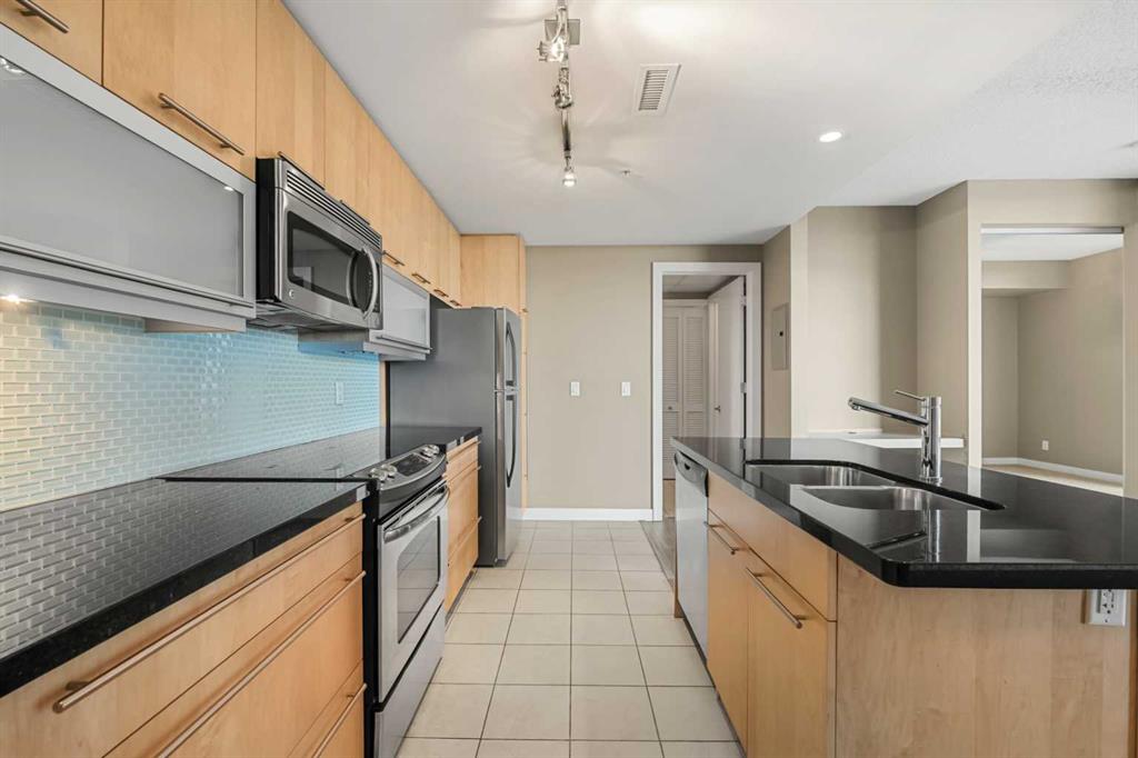 215 13 Avenue SW #1407 photo 4
