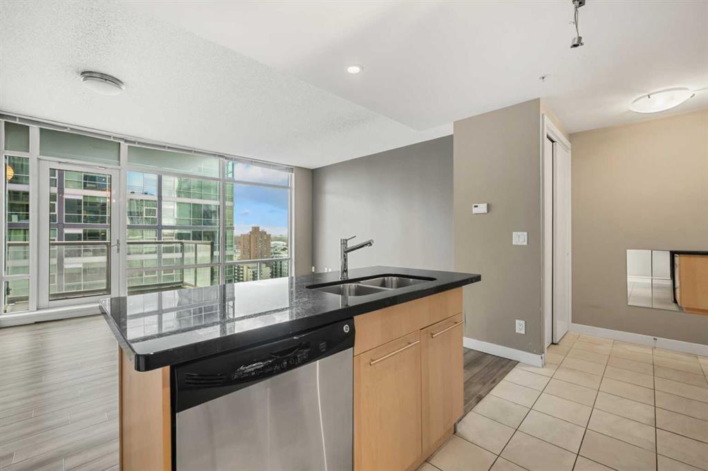 215 13 Avenue SW #1407 photo 5