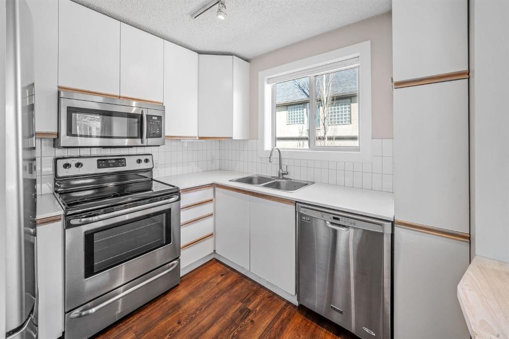 808 Royal Avenue SW #207 photo 2