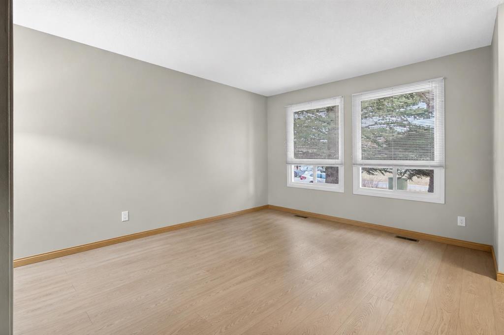 27 Bedford Road NE photo 5