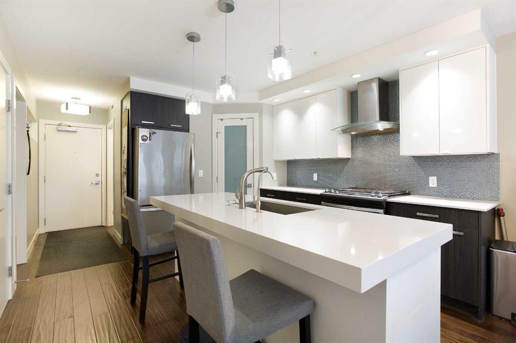 1029 15 Avenue SW #202 photo 3