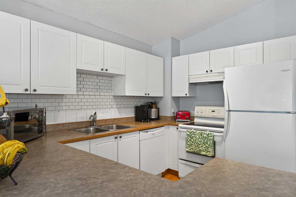 173 Martin Crossing Crescent NE photo 5