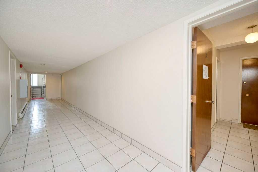 4323 75 Street NW photo 5