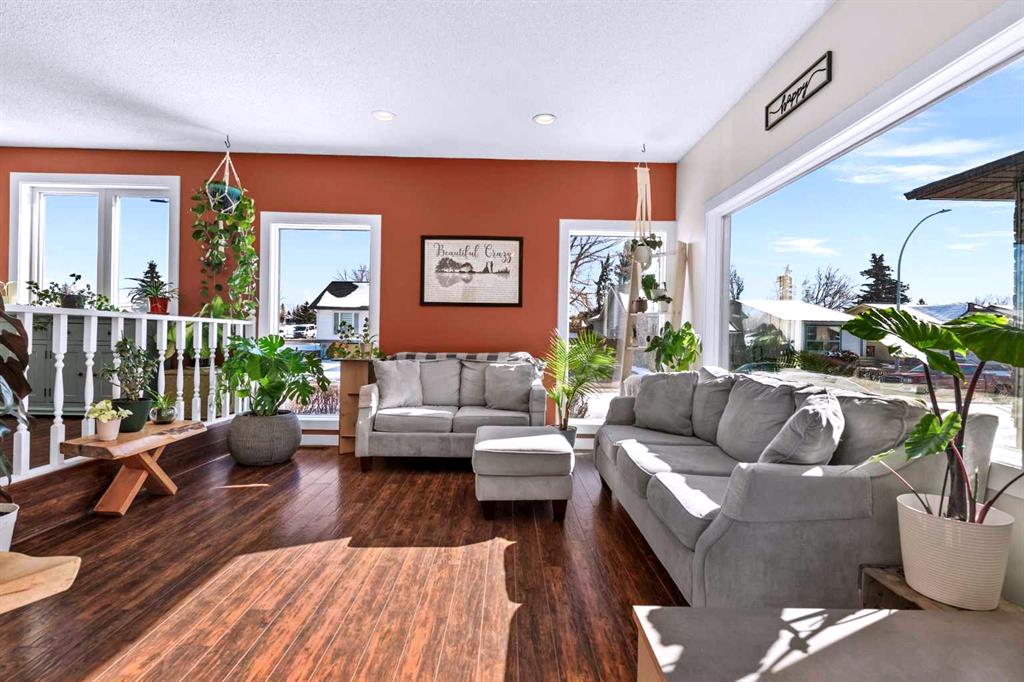 66 Elston Place SE photo 5