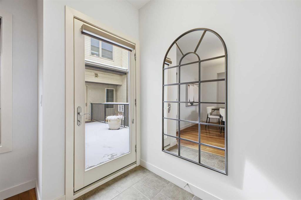 1905 27 Avenue SW #202 photo 3