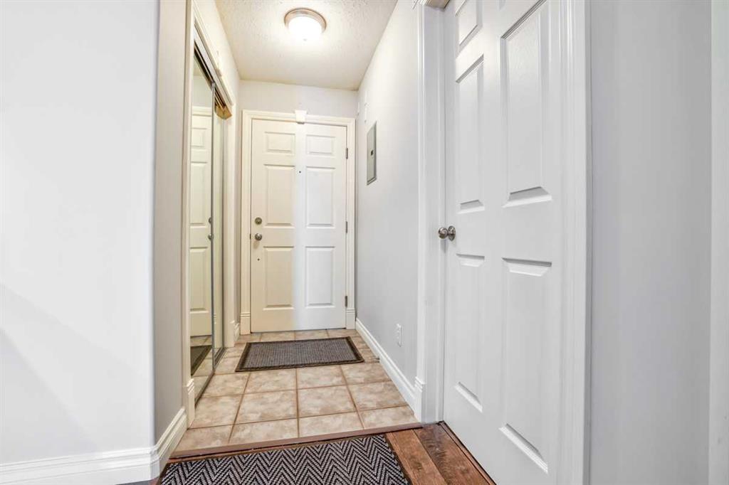 1631 28 Avenue SW #213 photo 4