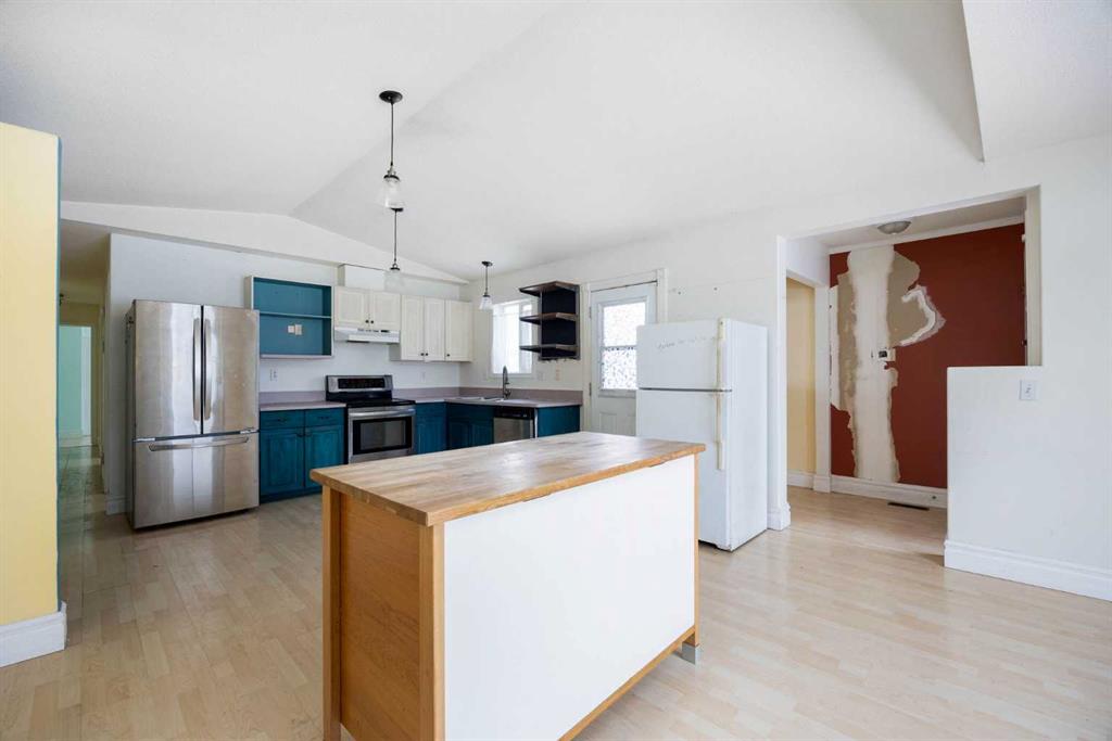 101 Black Bear Crescent photo 2