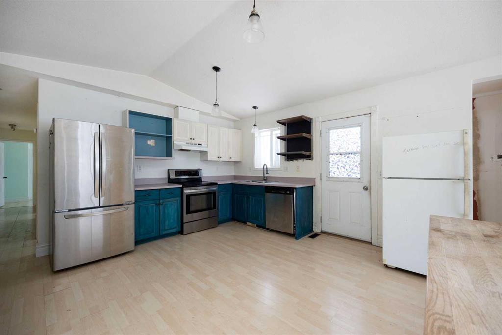 101 Black Bear Crescent photo 3