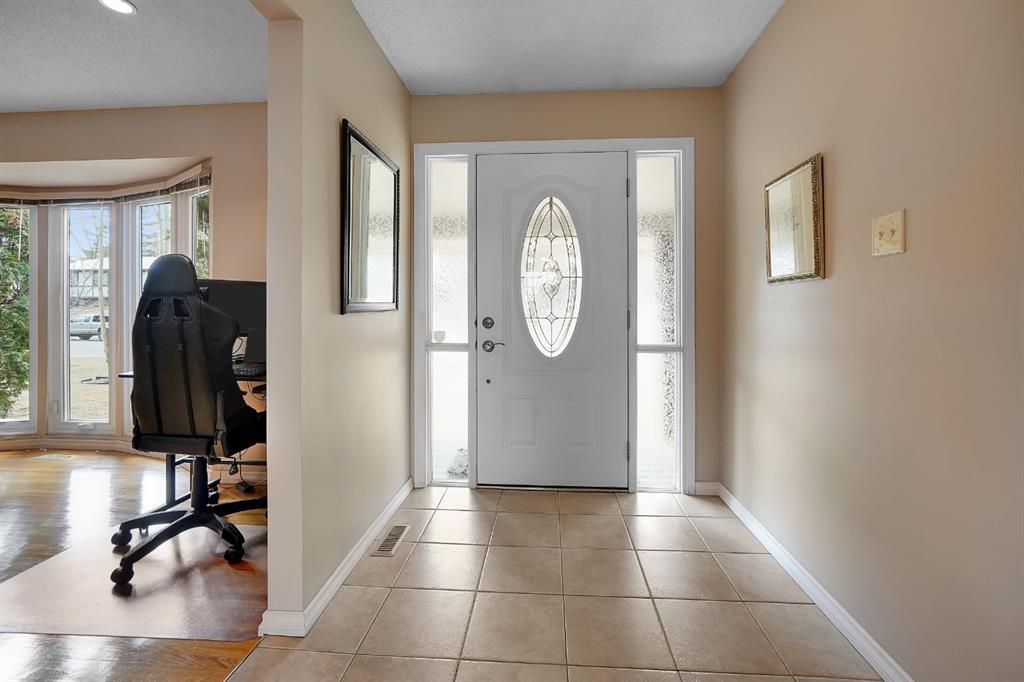 1102 Lake Christina Way SE photo 4