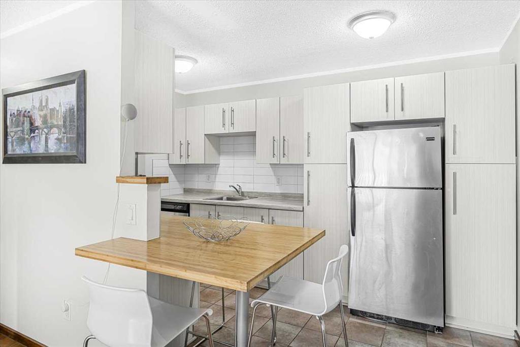 339 13 Avenue SW #311 photo 4