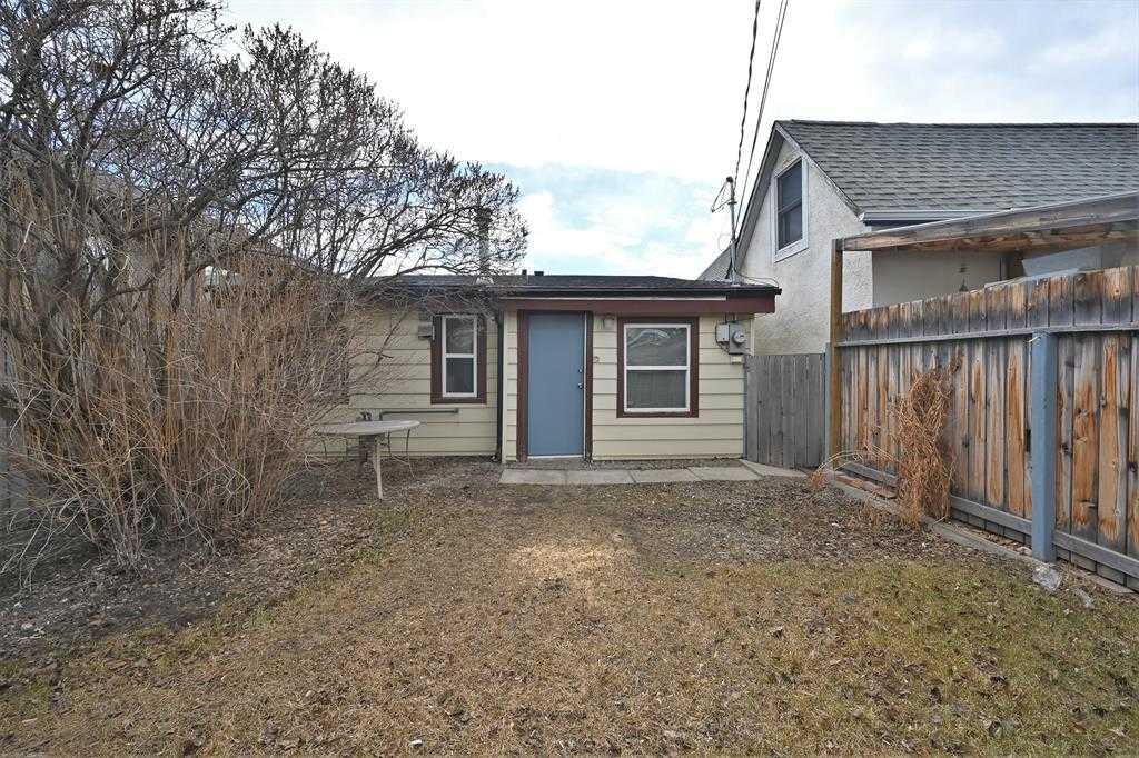 1024 18 Avenue SE photo 2