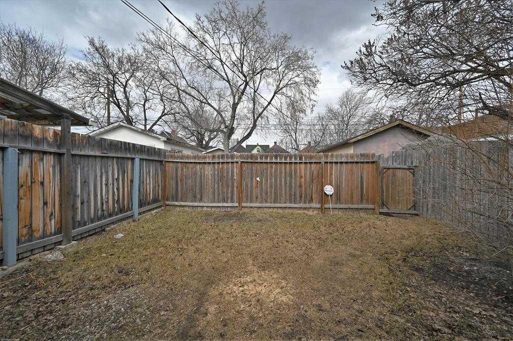 1024 18 Avenue SE photo 4