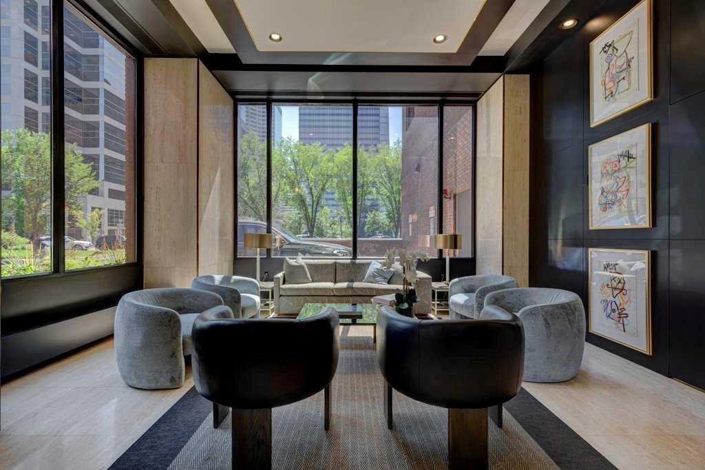 500 EAU CLAIRE Avenue SW #202A photo 4