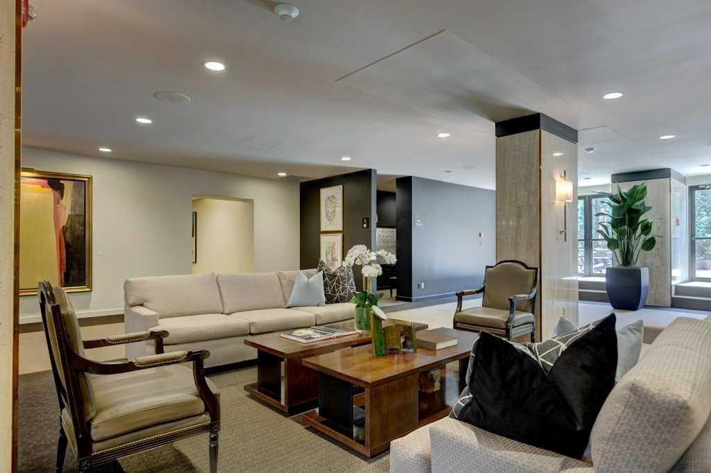 500 EAU CLAIRE Avenue SW #202A photo 5