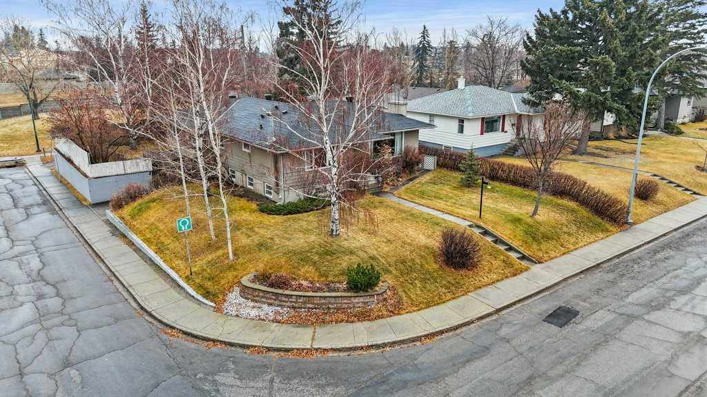 3204 24A Street SW photo 2