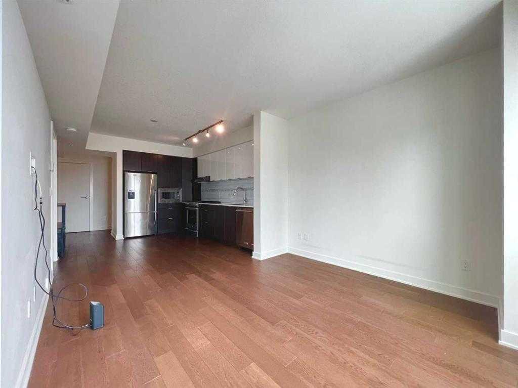 930 6 Avenue SW #1404 photo 4