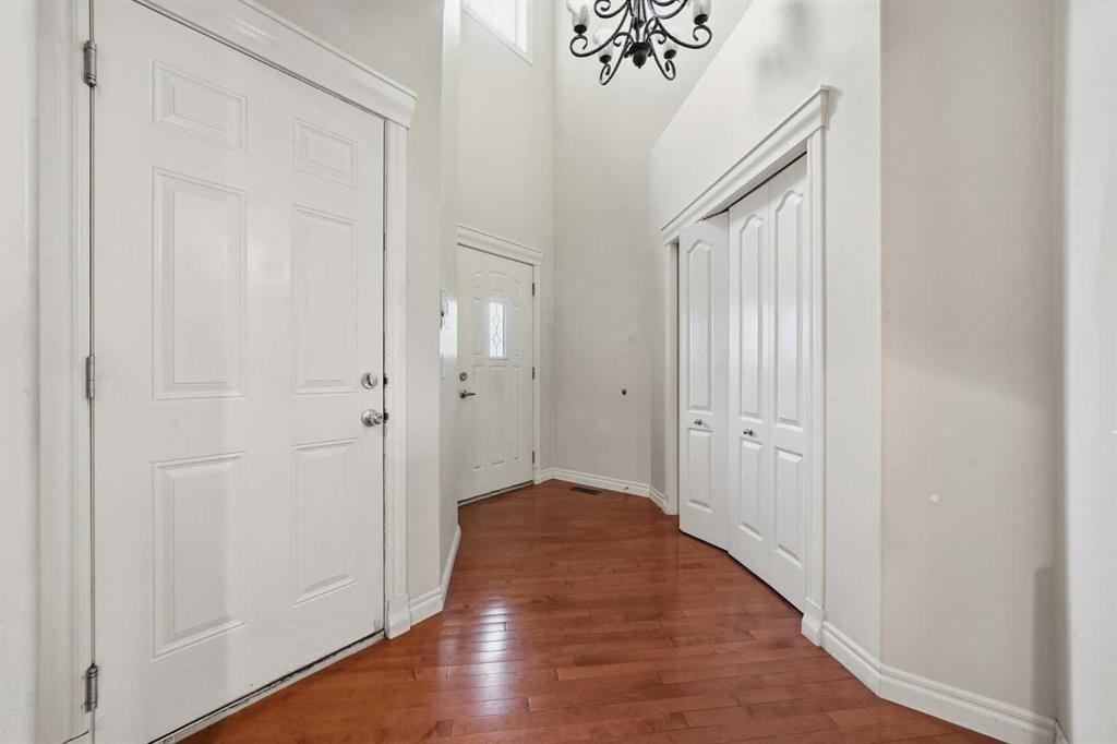 27 Saddleland Way NE photo 2