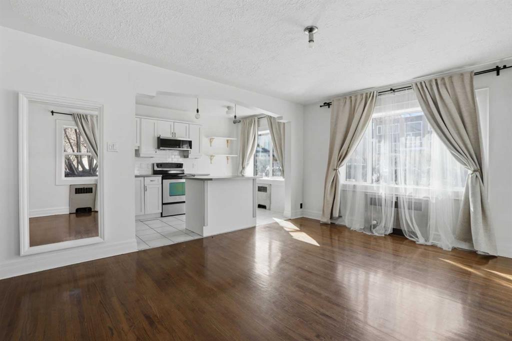 330 19 Avenue SW #3 photo 3