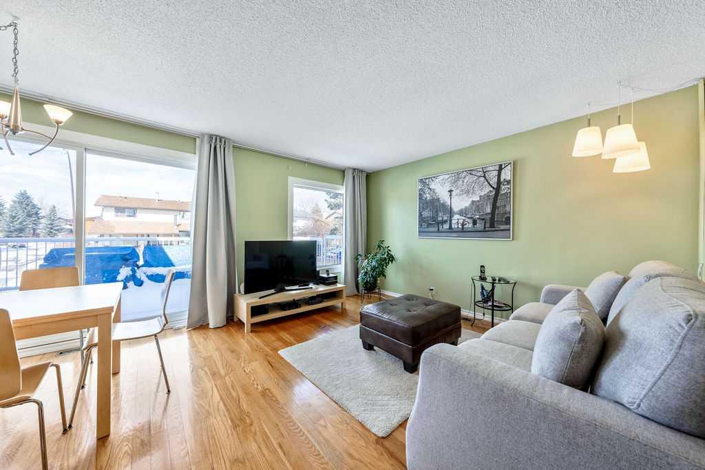 50 Cedarwood Rise SW photo 4