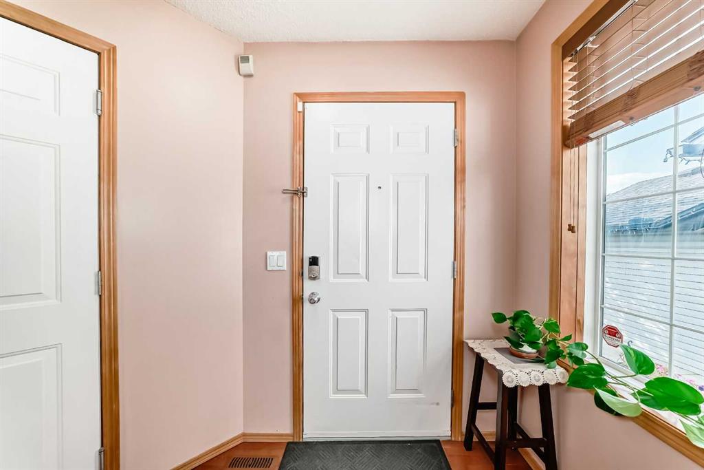 16062 Everstone Road SW photo 3