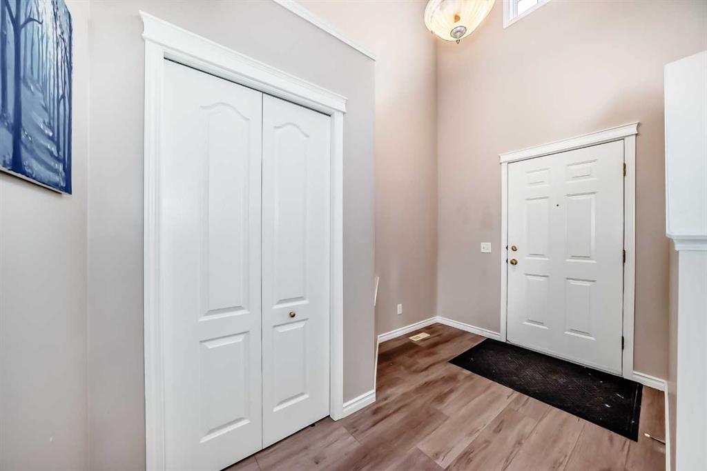 9 Somerside Crescent SW photo 2