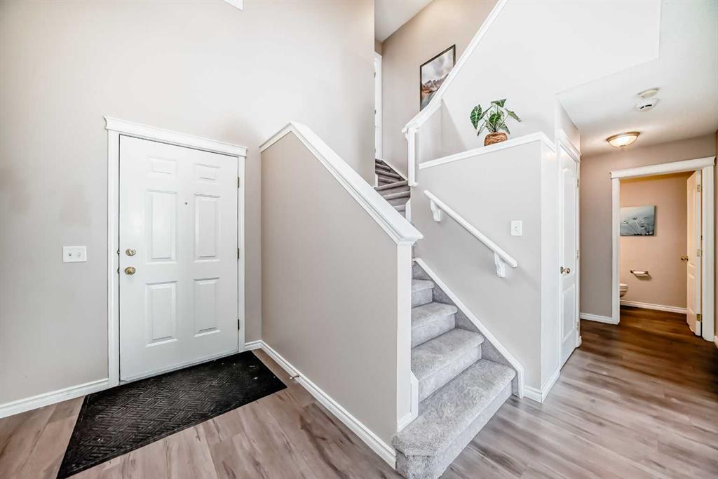 9 Somerside Crescent SW photo 3
