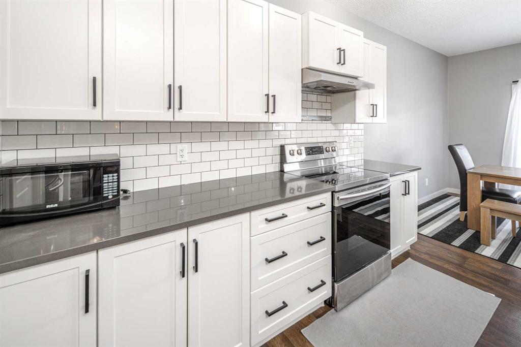 80 Howse Manor NE photo 4