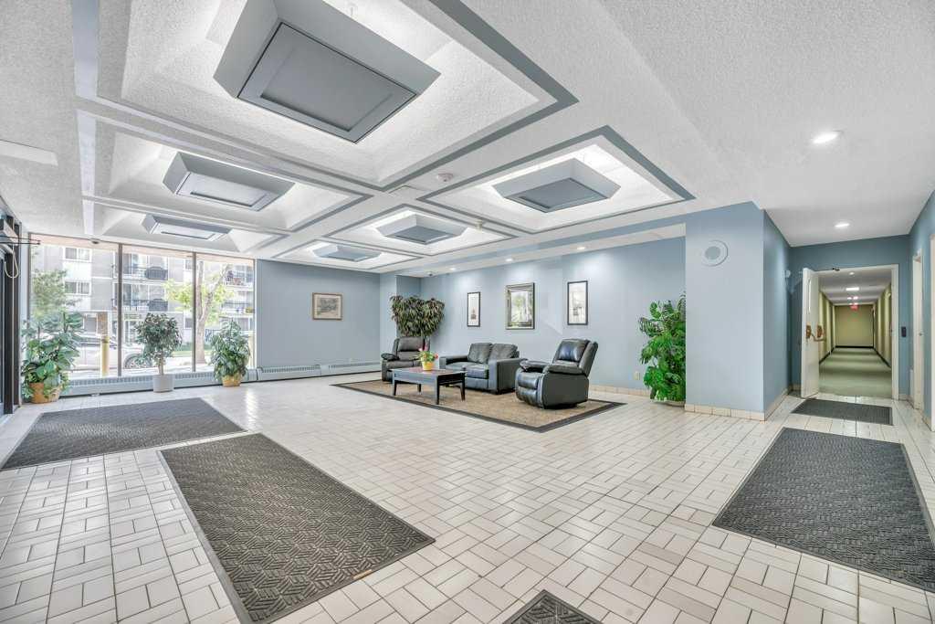 924 14 Avenue SW #1403 photo 4