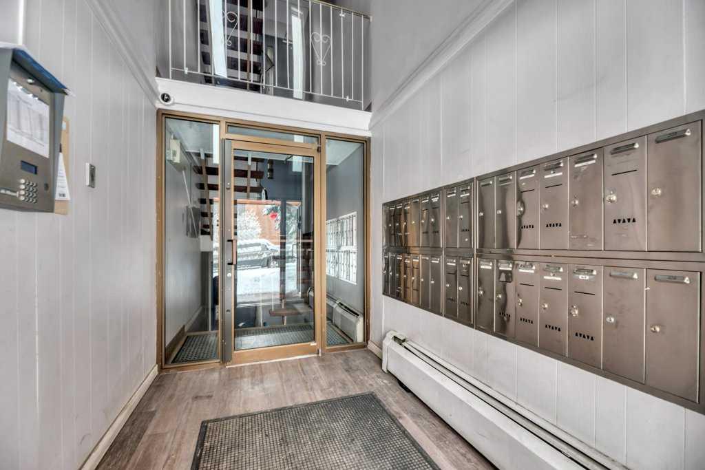 507 57 Avenue SW #206 photo 3