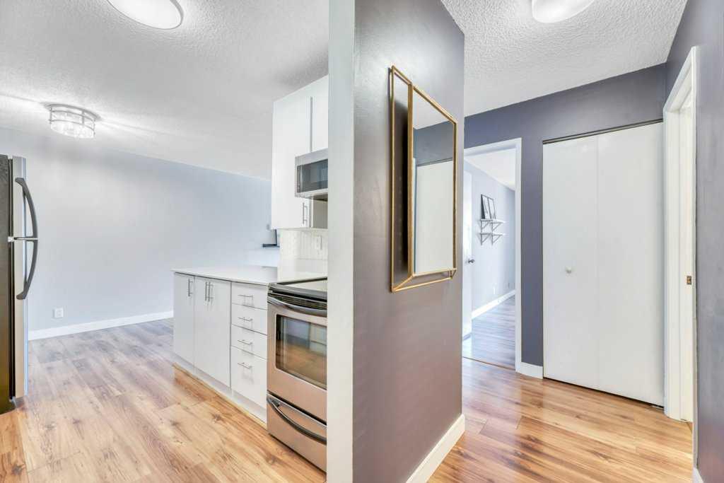 507 57 Avenue SW #206 photo 4