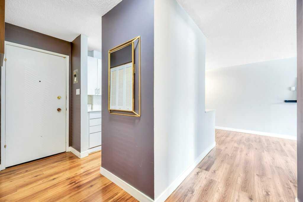 507 57 Avenue SW #206 photo 5
