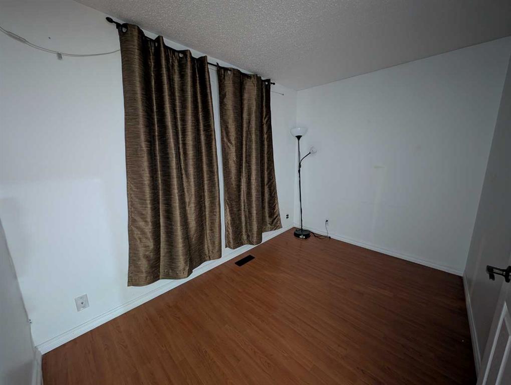 114 Castledale Way NE photo 5
