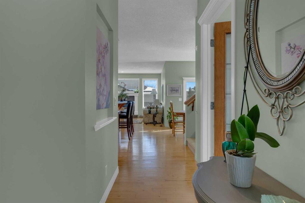 4 Cranfield Circle SE photo 3