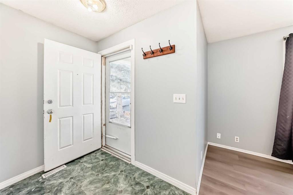 63 Falshire Place NE photo 4